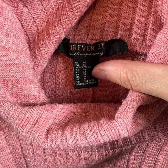 Forever 21 Ribbed Turtleneck Sweater | Cropped Batwing Fit, Baby Pink | Size M - Picture 8 of 8